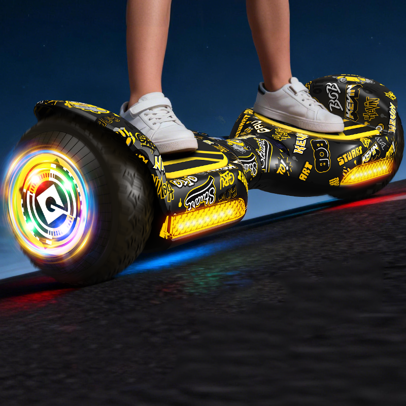 GYROOR Minions co-branded 6.5-inch off-road self-balancing hoverboard, suitable for children.
