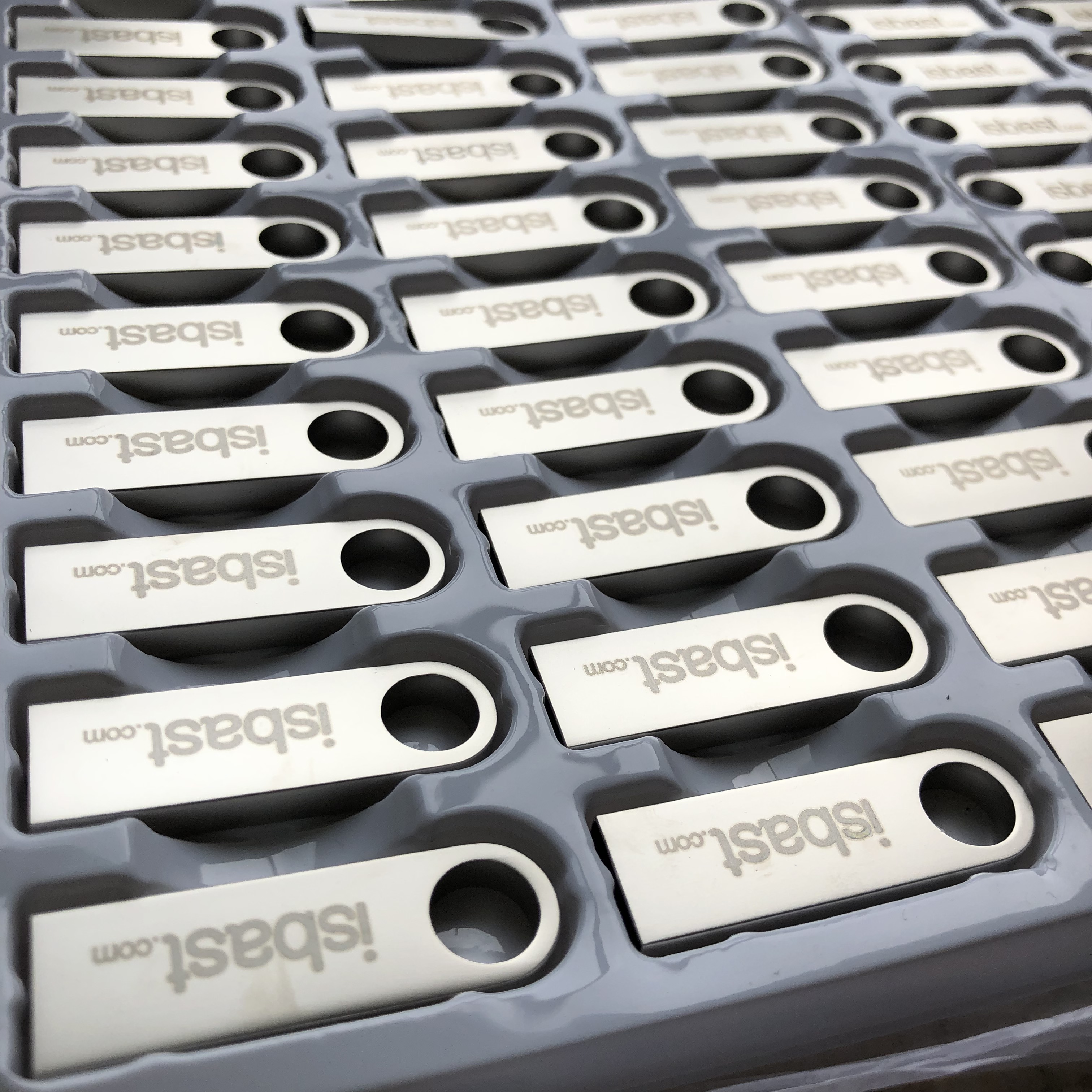 Promotional gift USB 2.0 flash drive with custom logo 2GB to 64GB capacity metal box bag Pendrive USB new USB flash drive