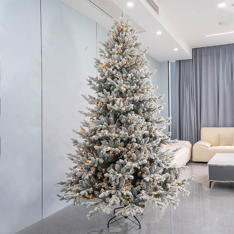 180cm, 210cm, 240cm High-Quality Christmas Christmas Tree with Flocked Polyethylene and Polyvinyl Chloride, Pre-lit with Lights